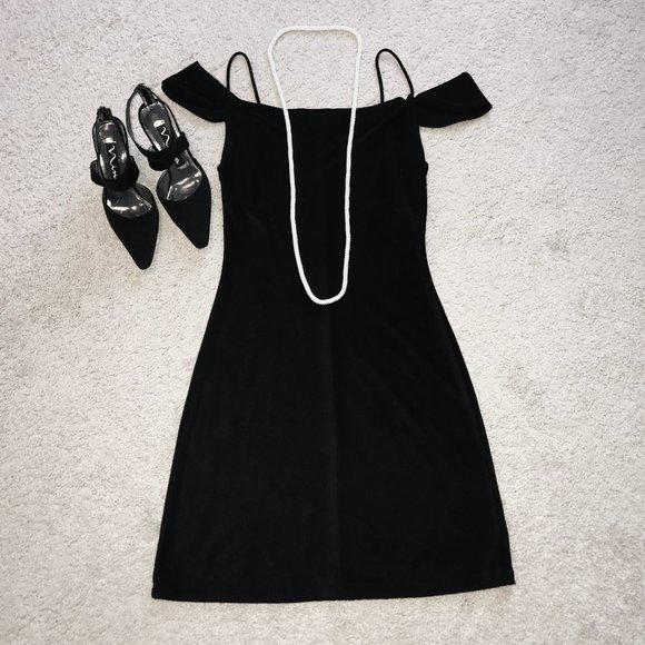 Carabella Dresses & Skirts - 🌸 Carabella Little Black Dress with Drop Sleeves – Sz S